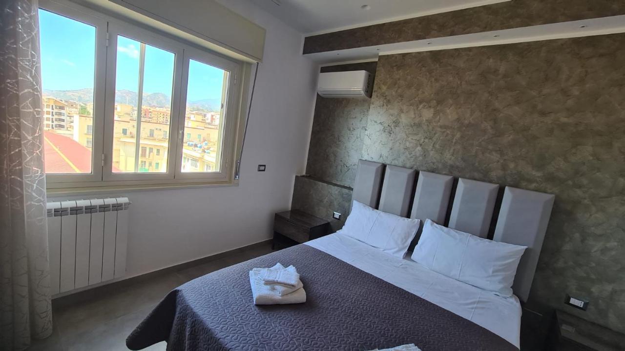 Casa Veneziano Bed & Breakfast เมสซีนา ภายนอก รูปภาพ